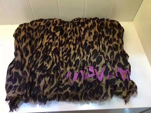 TOPセラー賞受賞！ルイヴィトンマフラーレディース コピー ETOLE LEOPARD M72215
